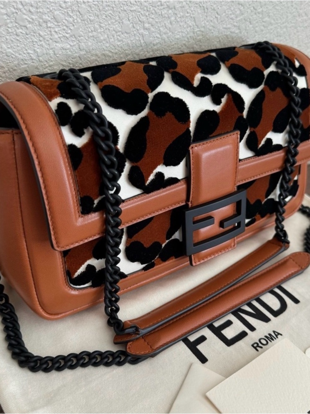 NEW FENDI Limited Edition Leopard Tufftage Nappa Leather Baguette Chain Bag - Picture 3 of 5